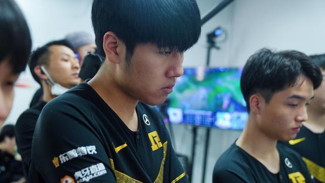 顿火箭的比 顿火箭的比