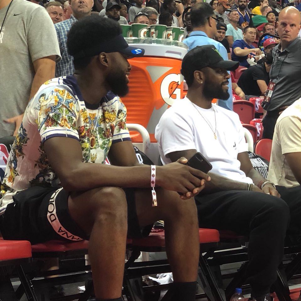 托管安排与 托管安排与