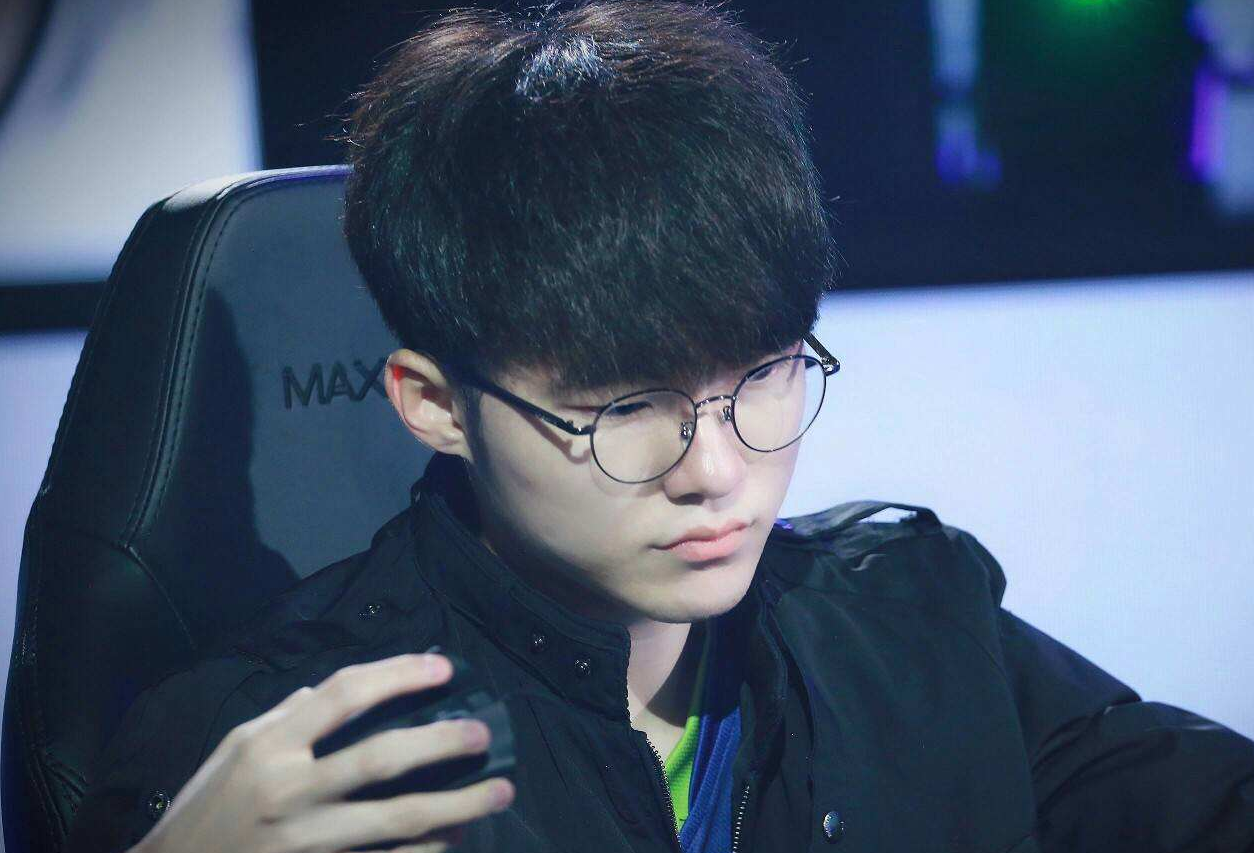 年全球首映 年全球首映